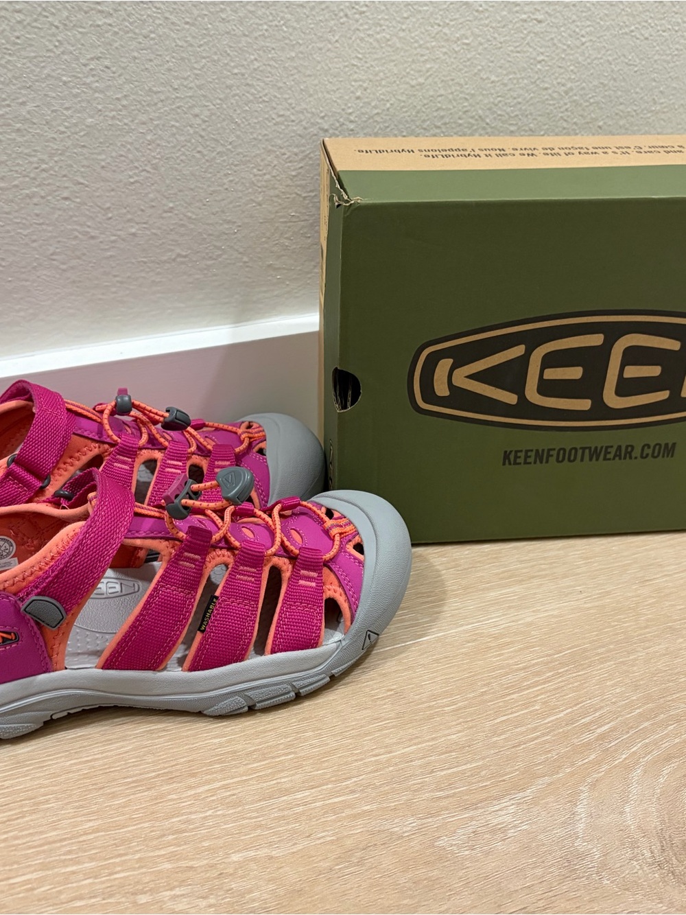 Keen Kids Pink and Orange Sport Sandals Newport Very Berry / Coral Fushion Shoes